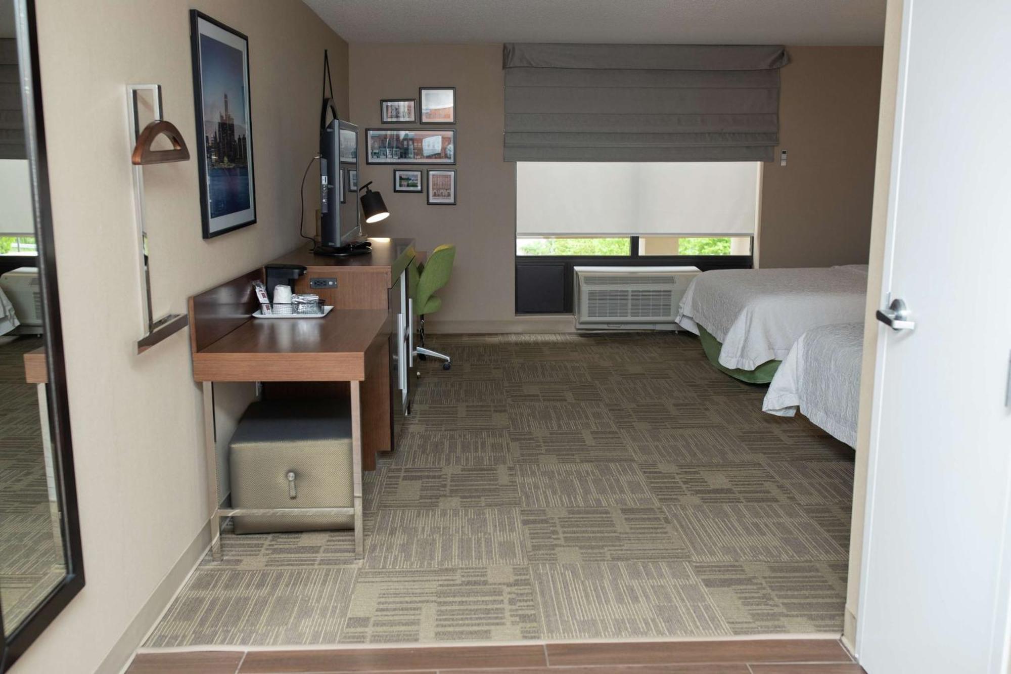 Hampton Inn Commerce/Novi Exterior foto