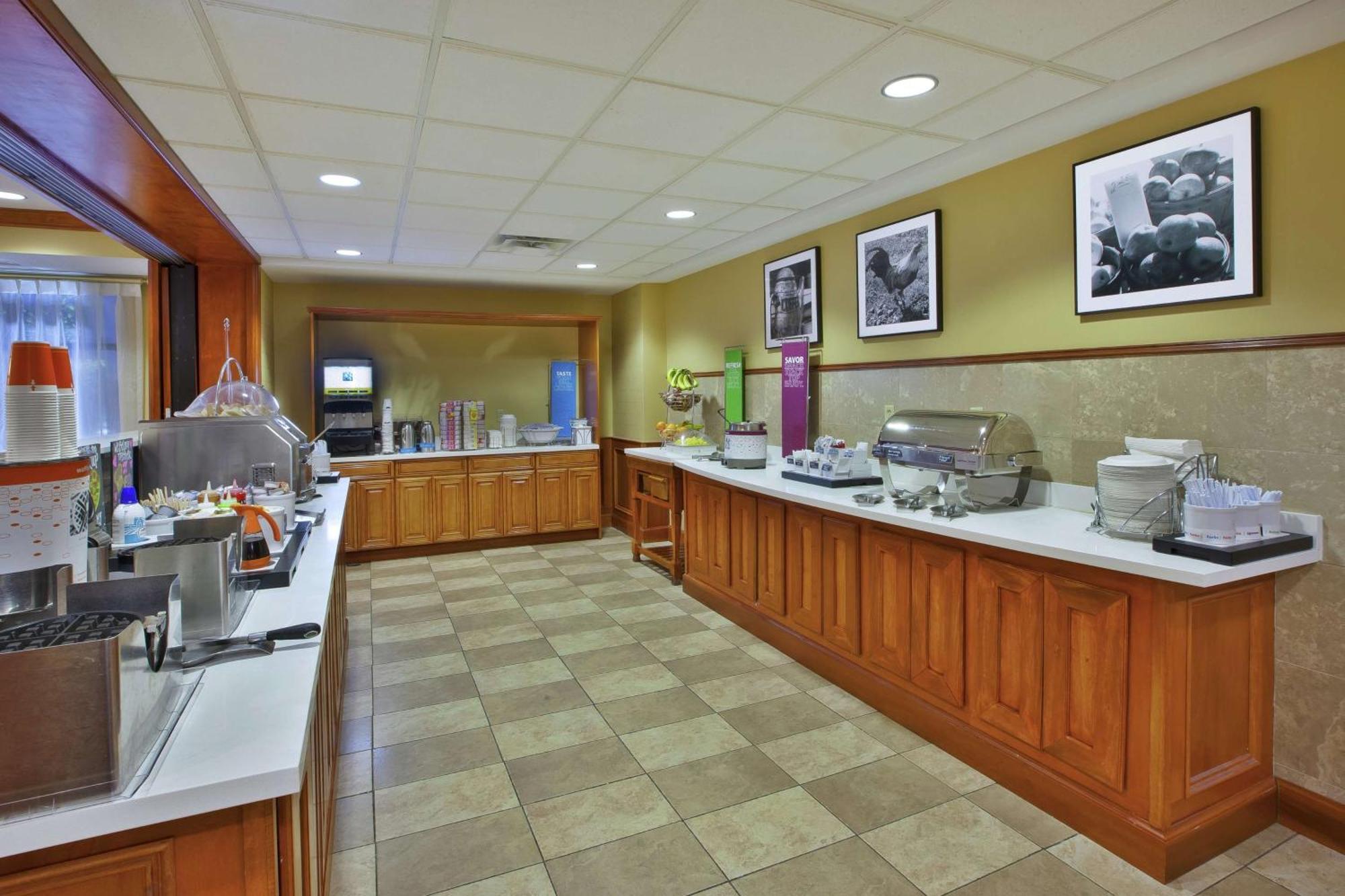Hampton Inn Commerce/Novi Exterior foto